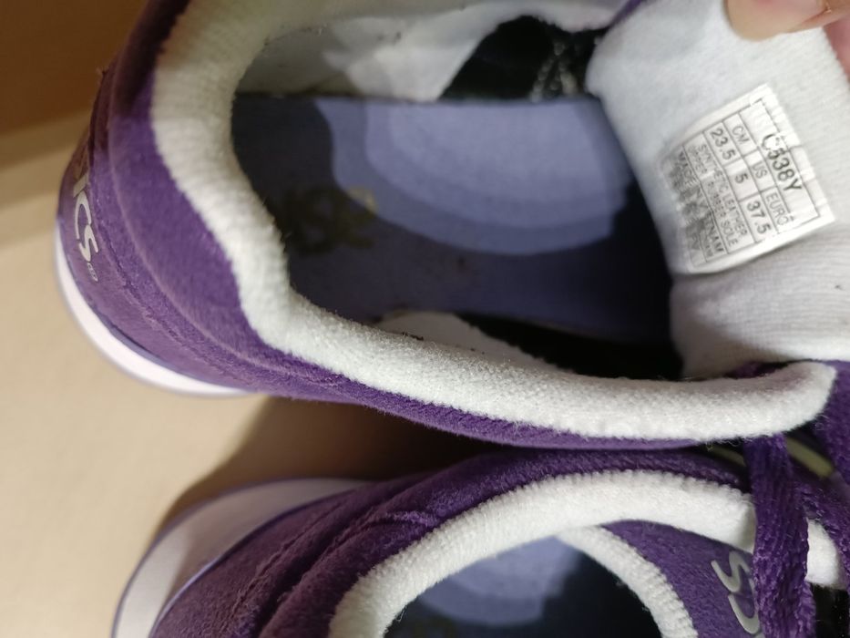 Маратонки ASICS 37.5