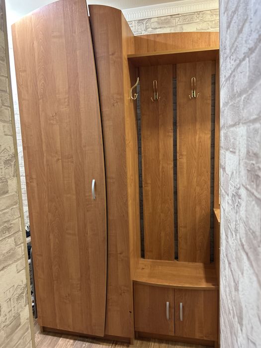 Продаю шкаф в прихожую