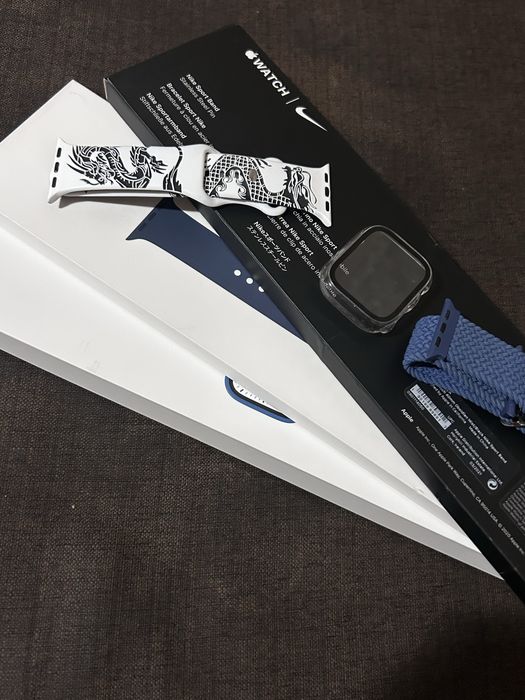 Apple Watch Series 7 (GPS + Cellular)