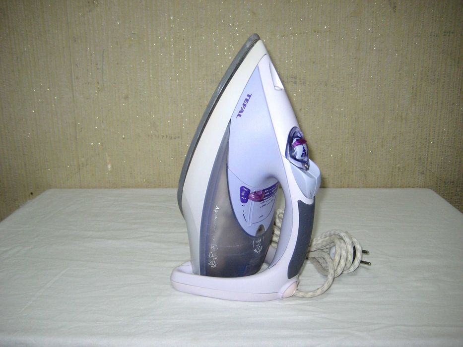 Утюг Tefal 2200w оригинал (made in France) отличном рабочим состоянии!