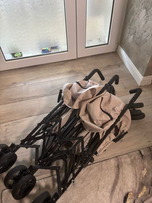 Carut dublu gemeni Inglesina Twin Swift