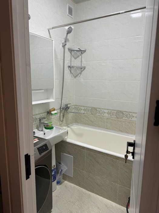 Чилонзар 3 квартал продается квартира с ремонтом в нутри массива