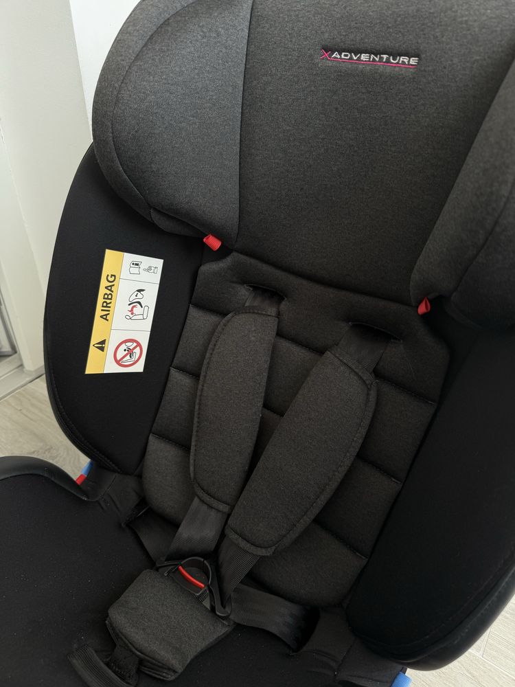 Scaun auto cu isofix