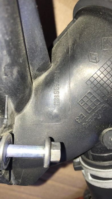 Tubulatura admisie cu senzor admisie intercooler 1.5 cdi Renault Kadjar 2021 165763616r