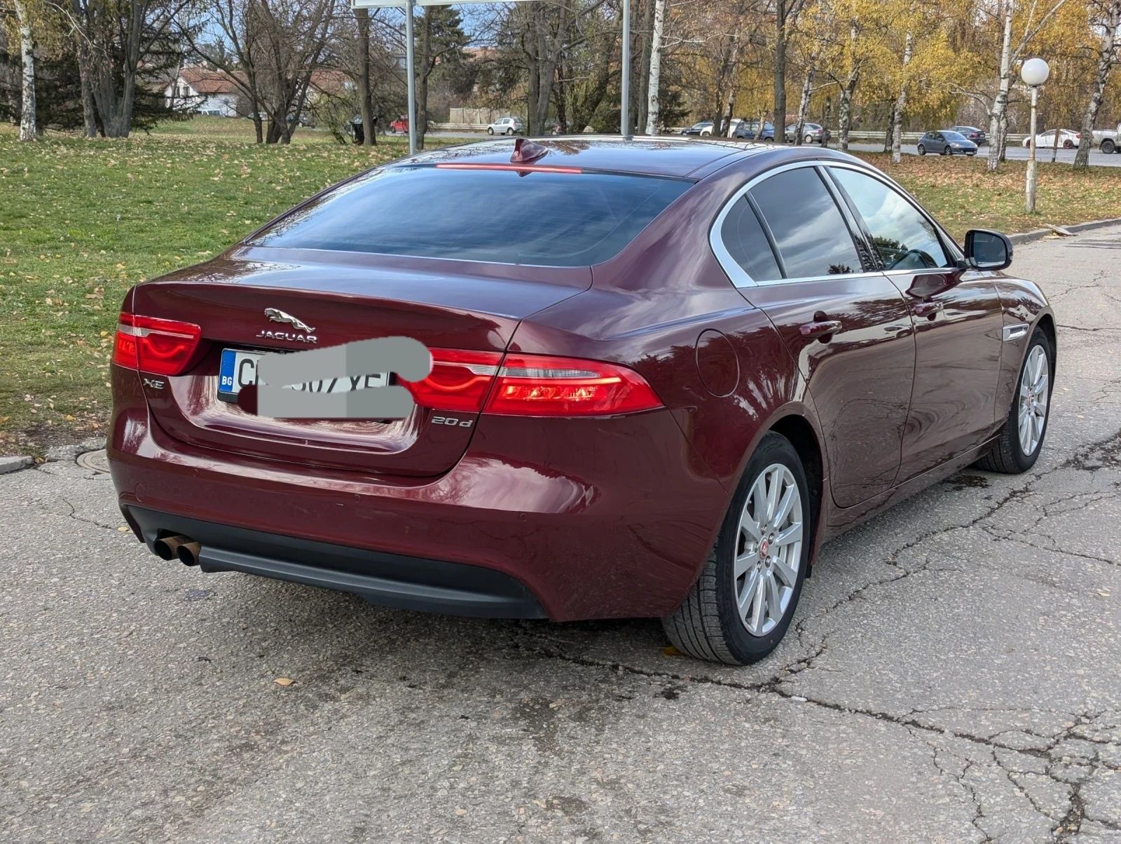 Jaguar XE 2.0D, 180к.с