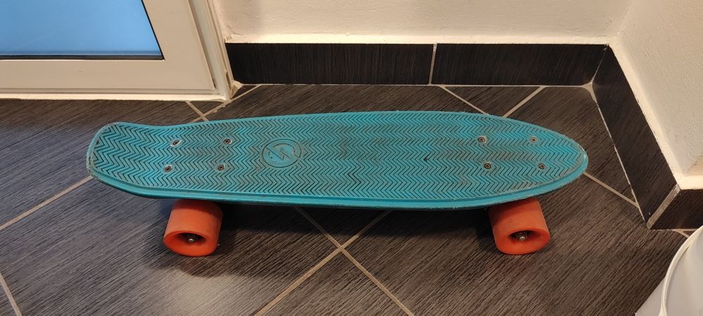 Skateboard pentru copii începători