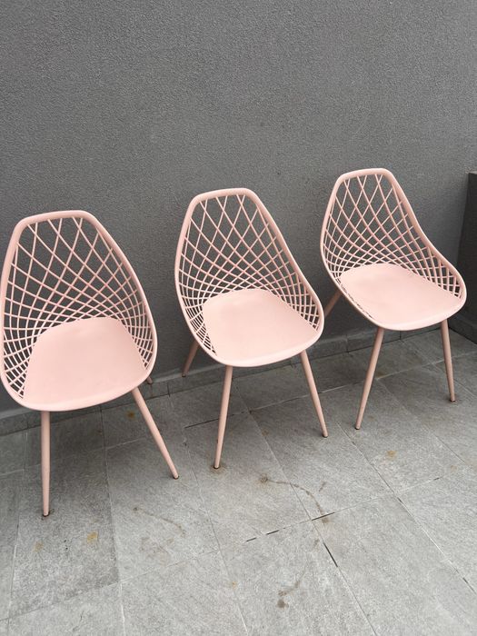 3 Scaune roz, mazzoni, bucatarie, terasa living!