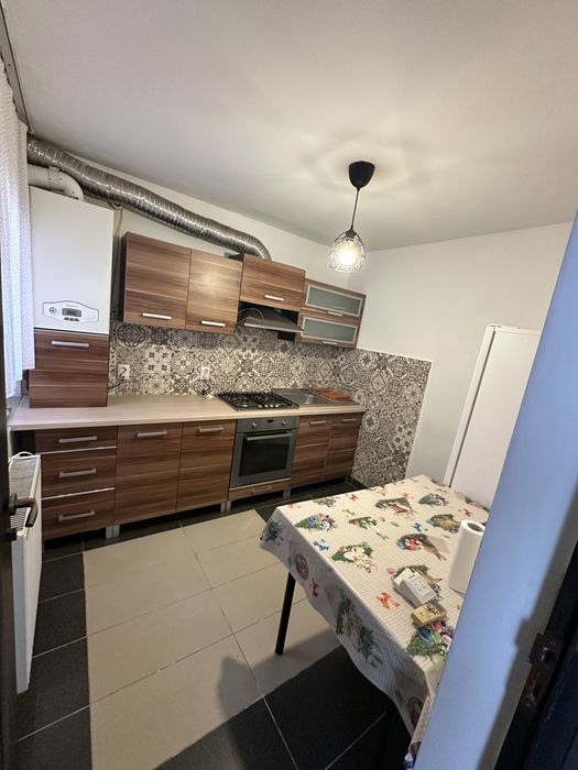 Casa mobilata cu centrala proprie, aproape de metrou – 300€