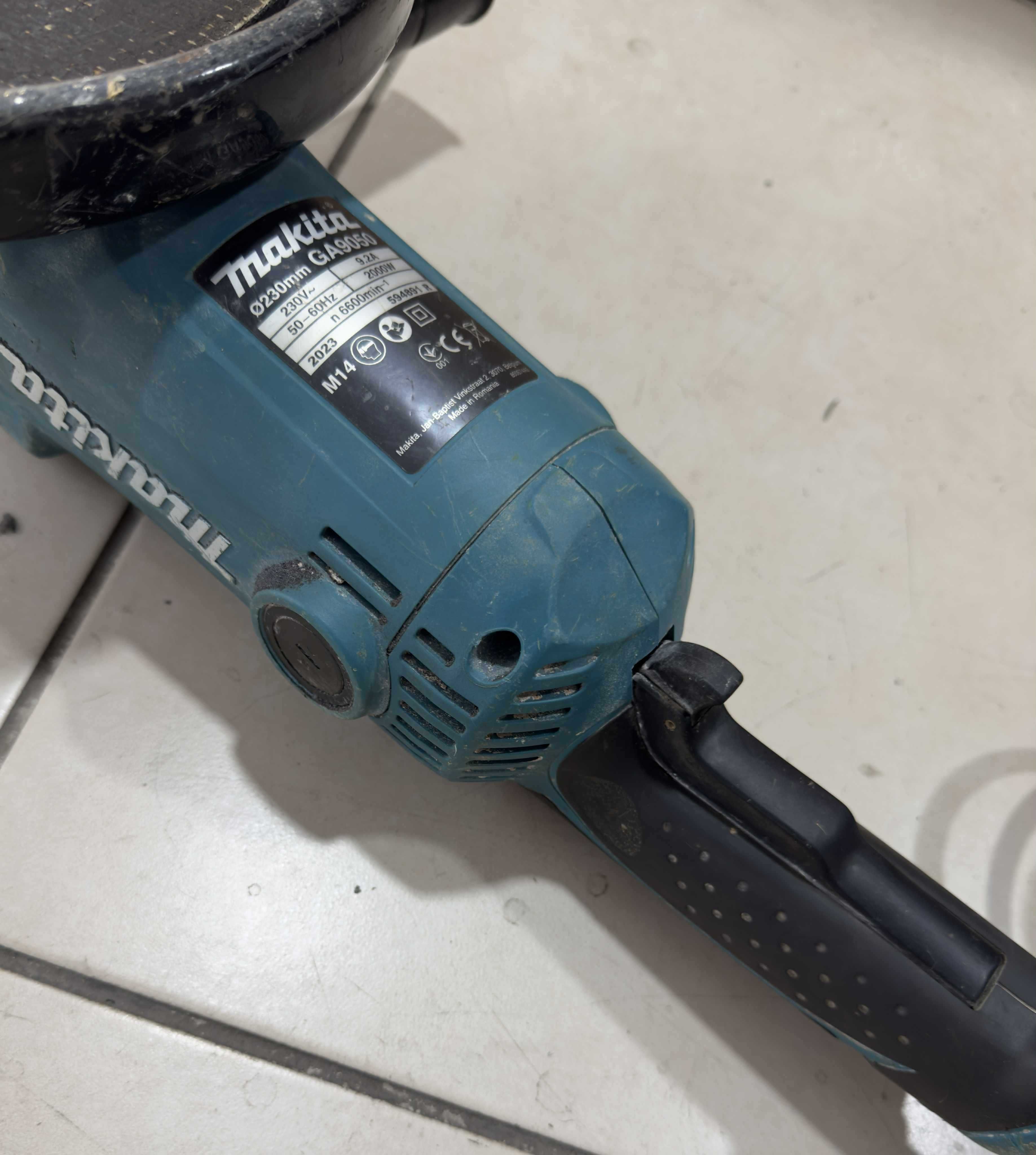 Продавам ъглошлайф Мakitta ga9030