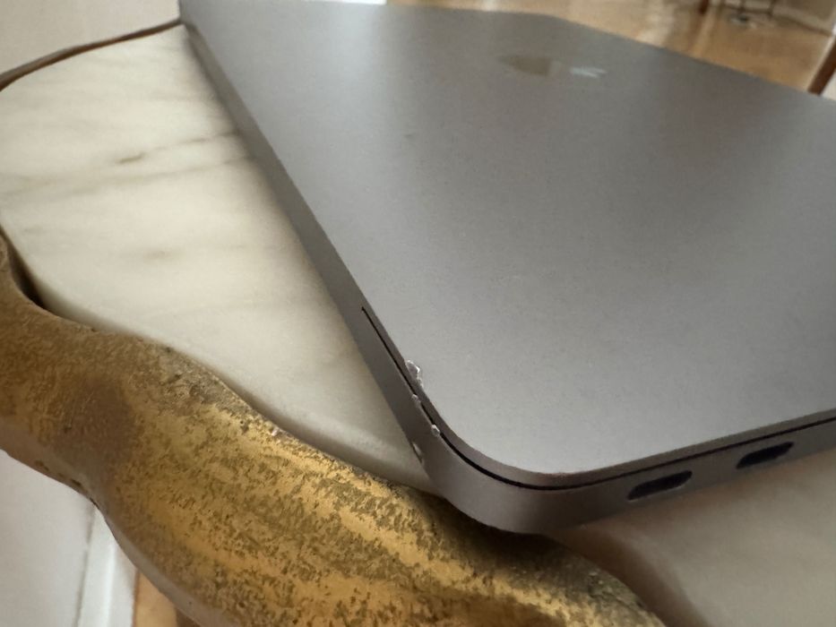 Macbook Air 13” M1 8GB RAM