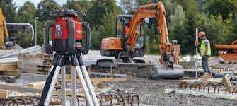 Executam diverse lucrari buldoexcavator, excavator, laser, compactor