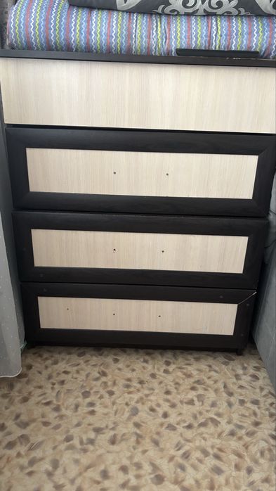 Продам спальний гарнитур