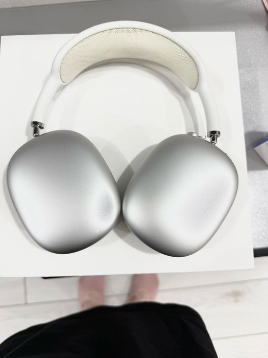 Продаю наушники Airpods Max