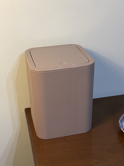 Новая мусорка контейнер