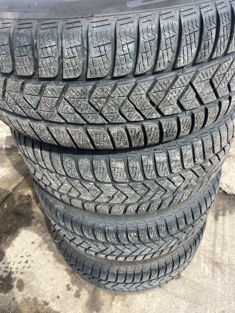 Гуми 235 55 17 Pirelli