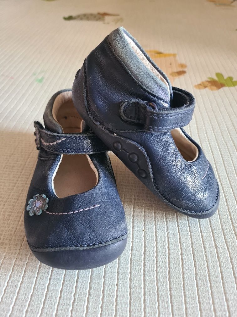 2 чифта детски обувки Clarks, естествена кожа, номер 20½ и 21