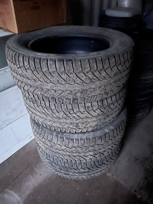 Зимние шины 235/60 R18