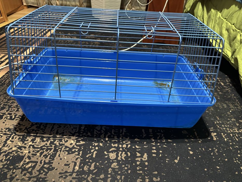 Продам клетку большую, в хорошем  состоянии
