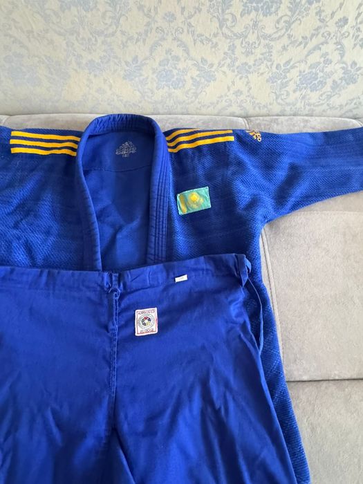 Кимоно для дзюдоистов
