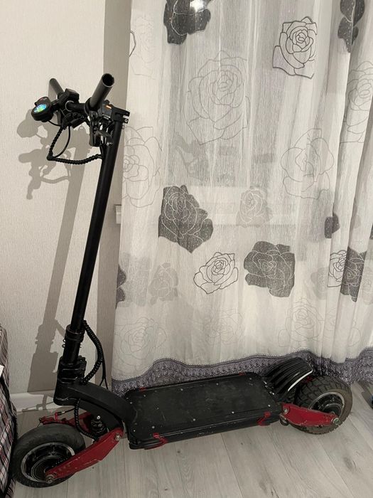 Продам электросаиокат kugoo g1
