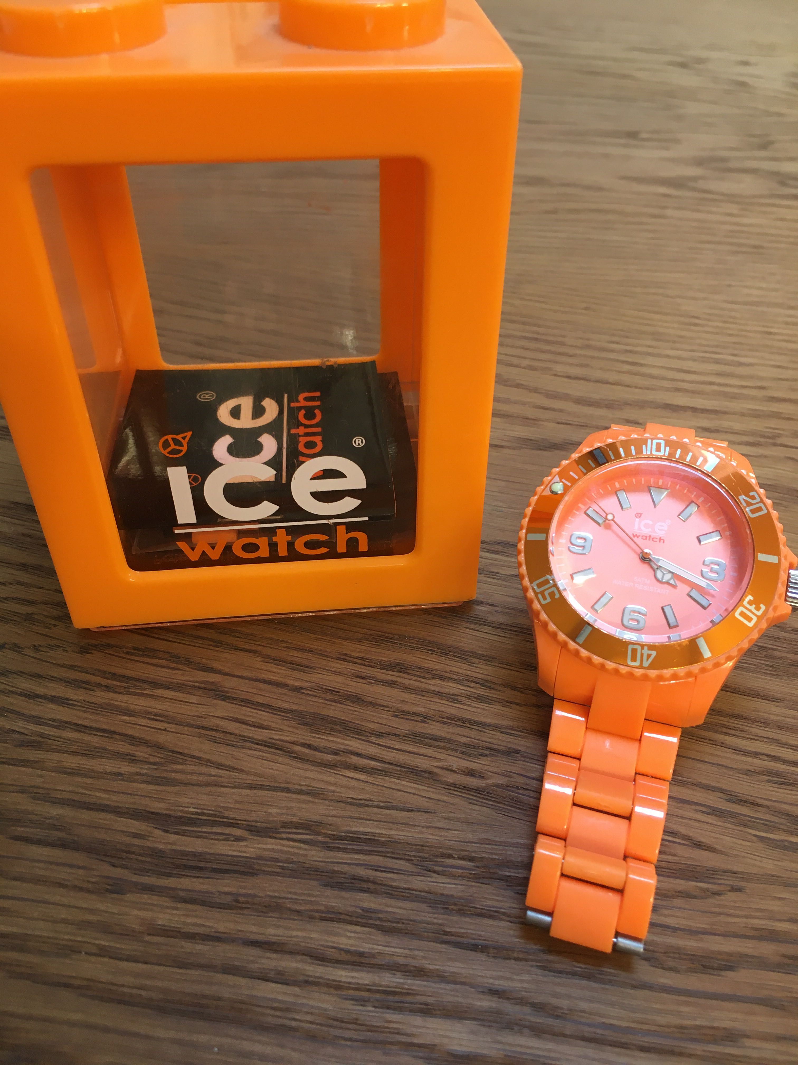 Часовник Ice Watch