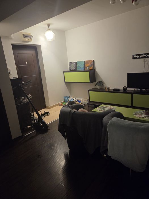 Caut colega de apartament