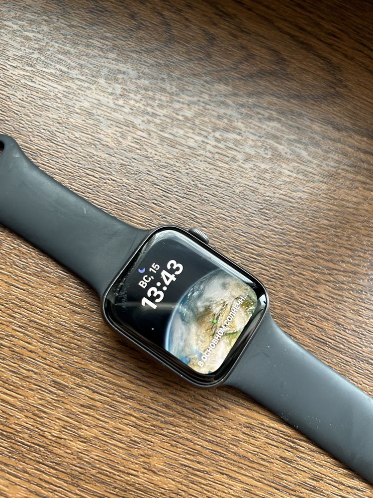 Apple Watch Series 4 44мм