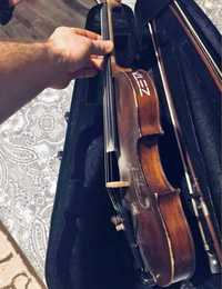 Vand vioară veche cu caluș Barbera