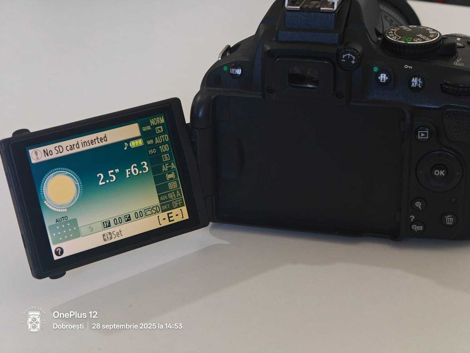 Camera foto DSLR Nikon D5100
