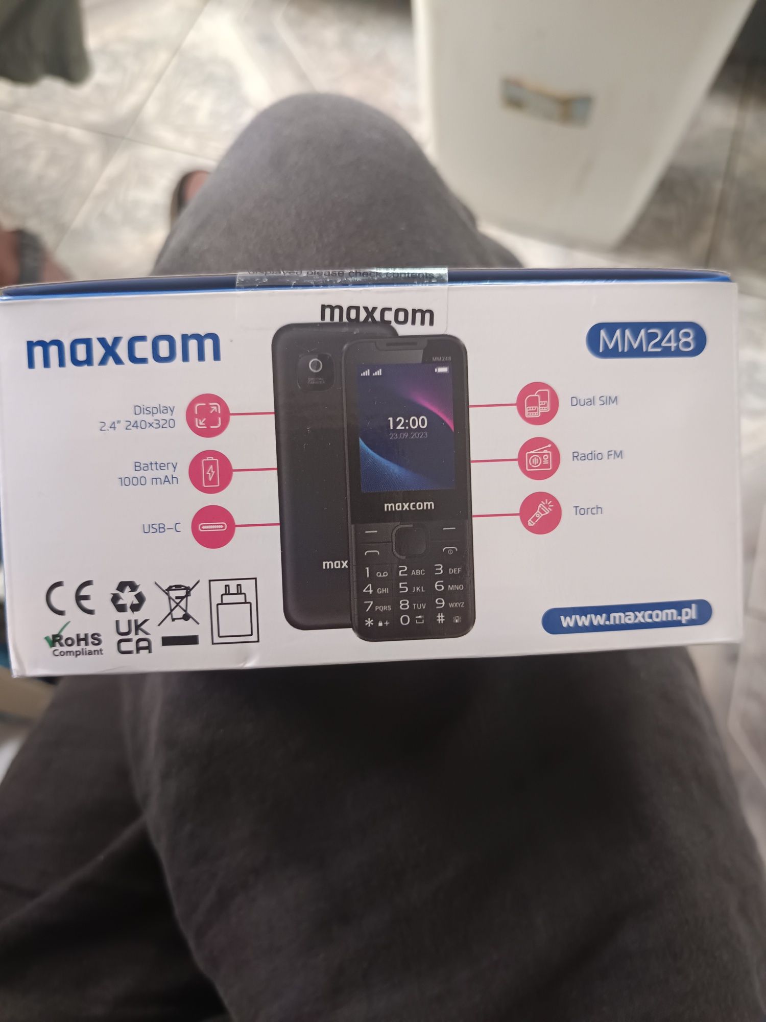 Telefon mobil Maxcom MM248