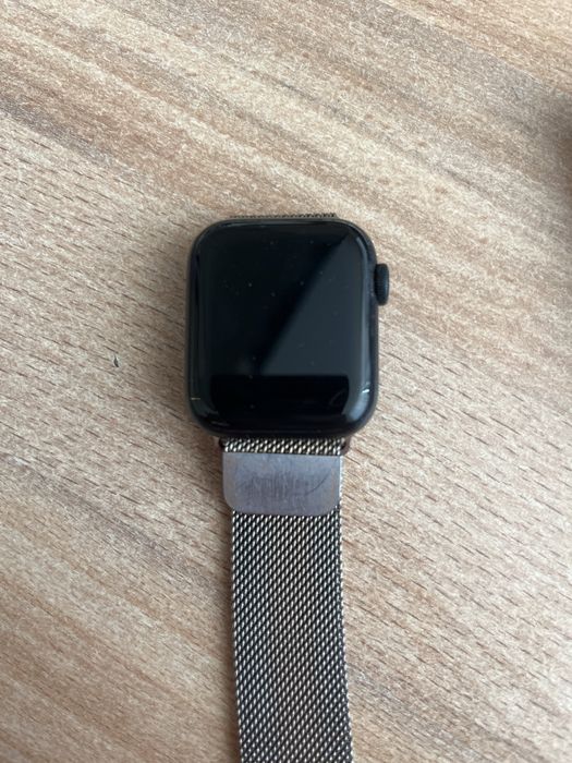 Смарт-часы Apple Watch SE 40mm