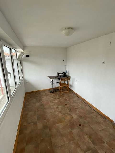 Продавам  тухлена къща в много добро състояние. House for Sale.