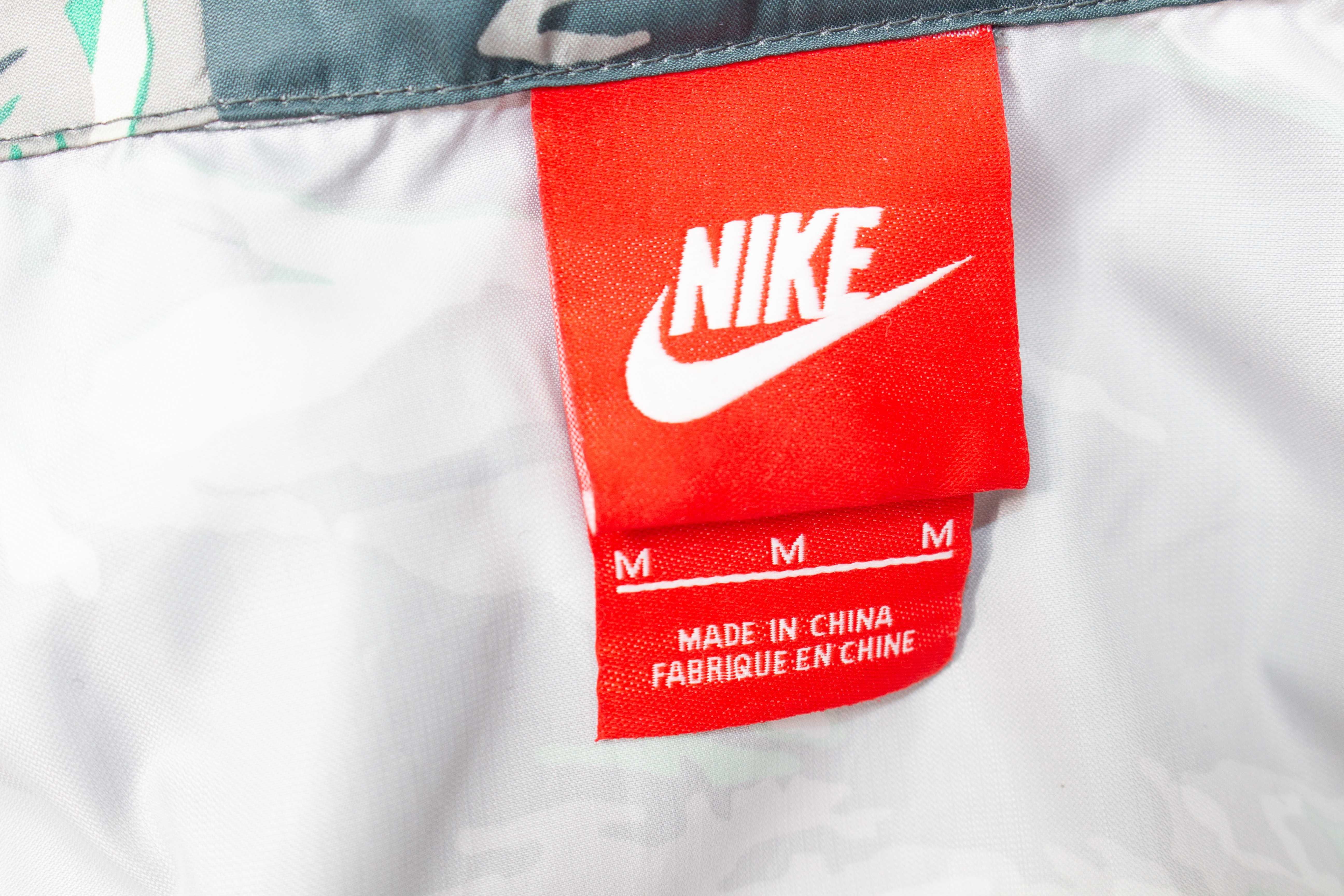 Nike оригинално дамско яке камофлажно с качулка ветровка горница М