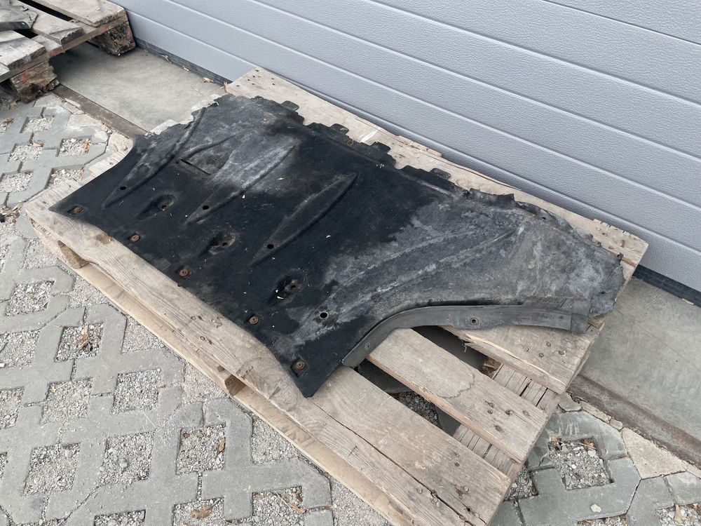 Кора под двигател AUDI A8 S8 D4