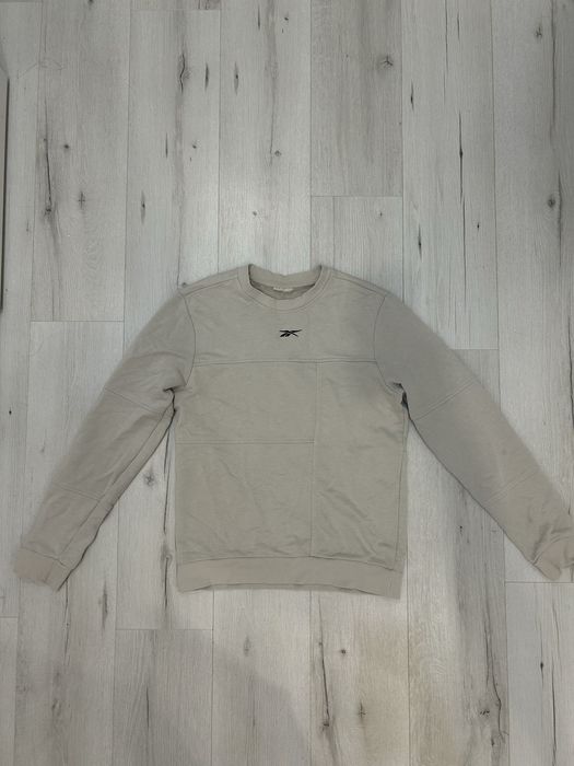 Свитшот Reebok.