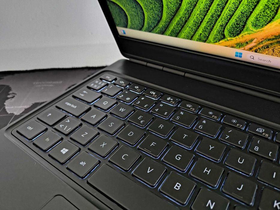 Dell Precision 7560 15,6"FHD i9-11950H nVidia RTX A2000 128GB RAM