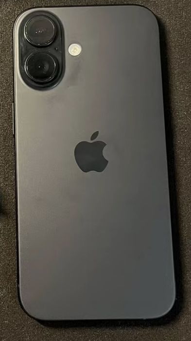 iphone 16 black
