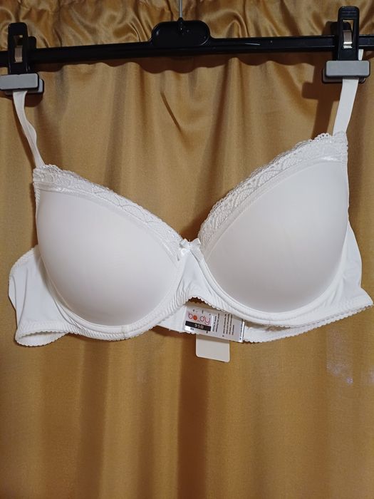 Sutiene noi 95 B,albe