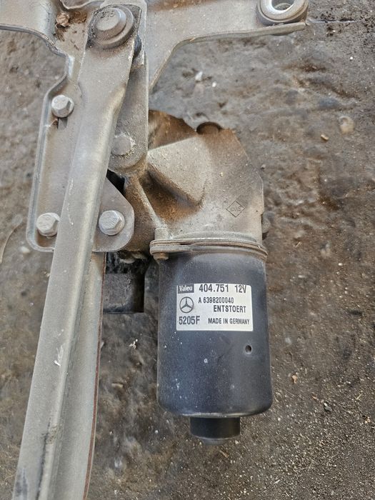 Ansamblu stergatoare cu Motoras stergatoare Mercedes Vito w639 A639820