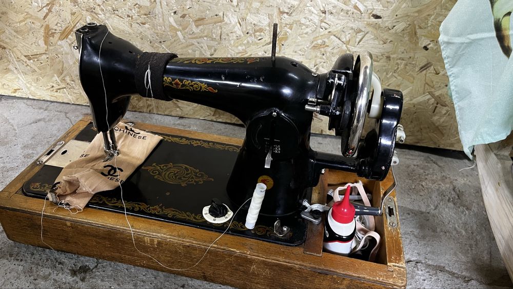 Швейная машина ручная