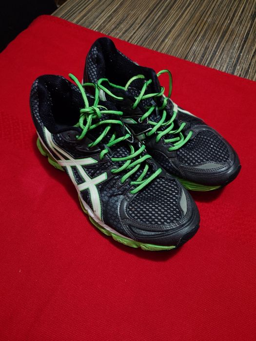 Adidasi marca ASICS NR 44