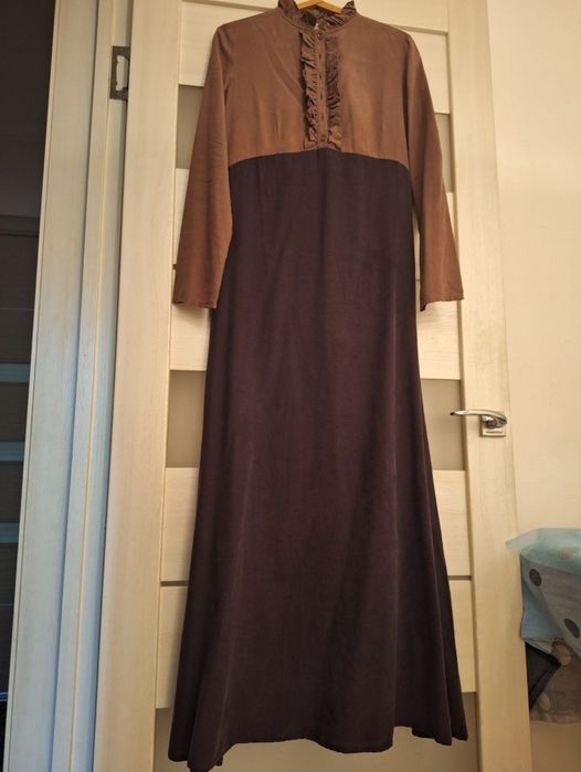 Срочно продам платья в связи с переездом почти новое все