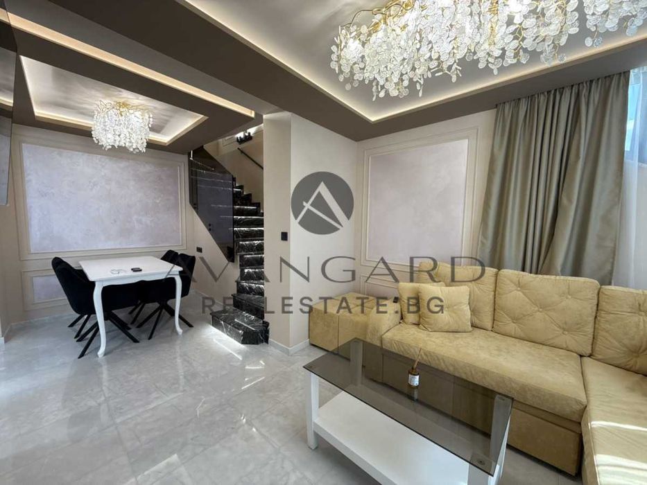 Продава се Тристаен апартамент в Пловдив, Център - 135 кв.м за 2660 €/кв.м - Снимка #1