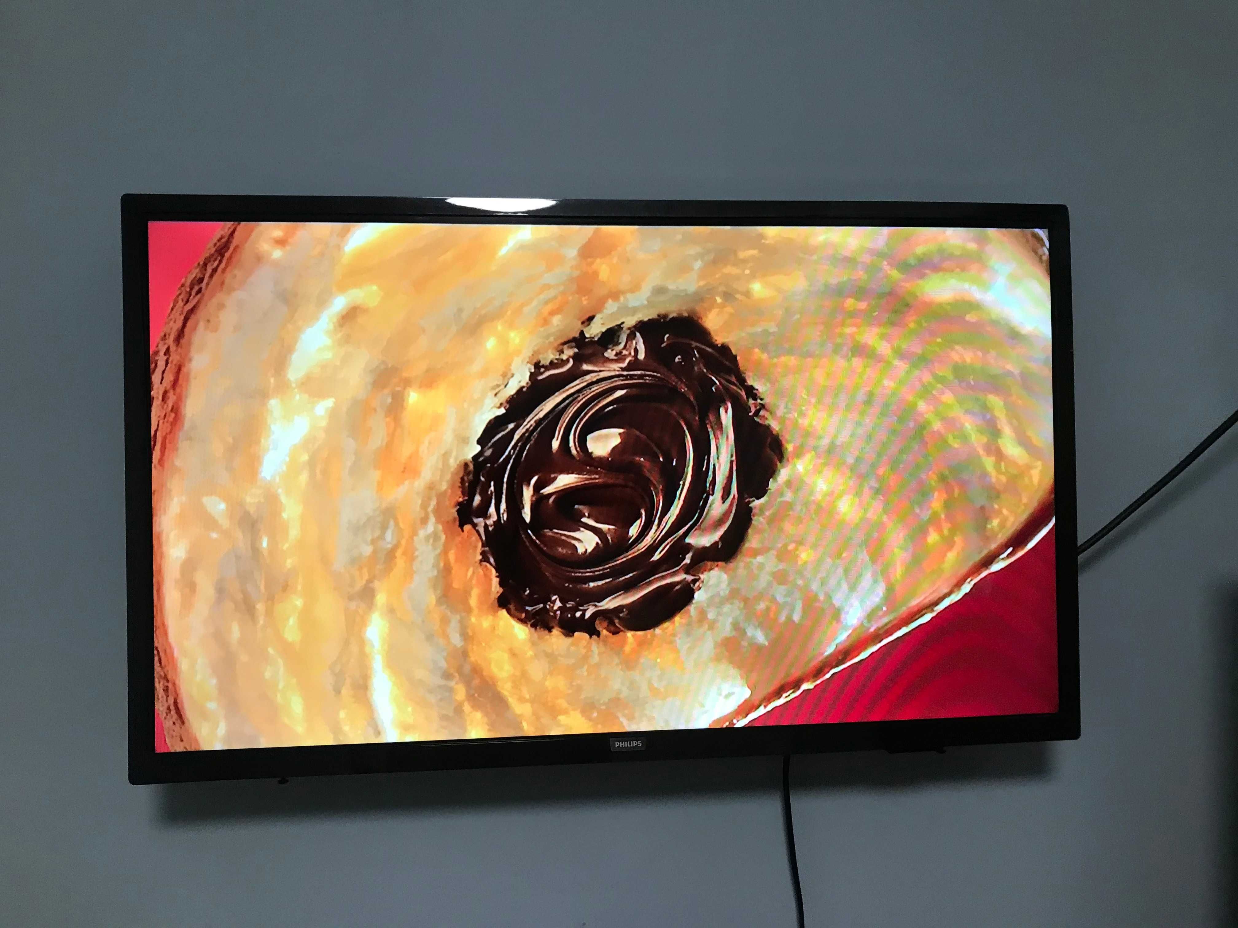 Телевизор PHILIPS 32 инча" Не е СМАРТ