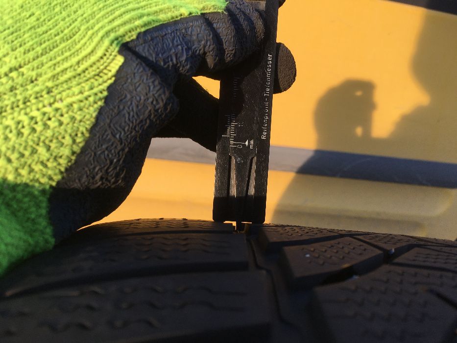 285/40/20 Дънлоп Уинтър Спорт Сув 2017г 4-5мм MO