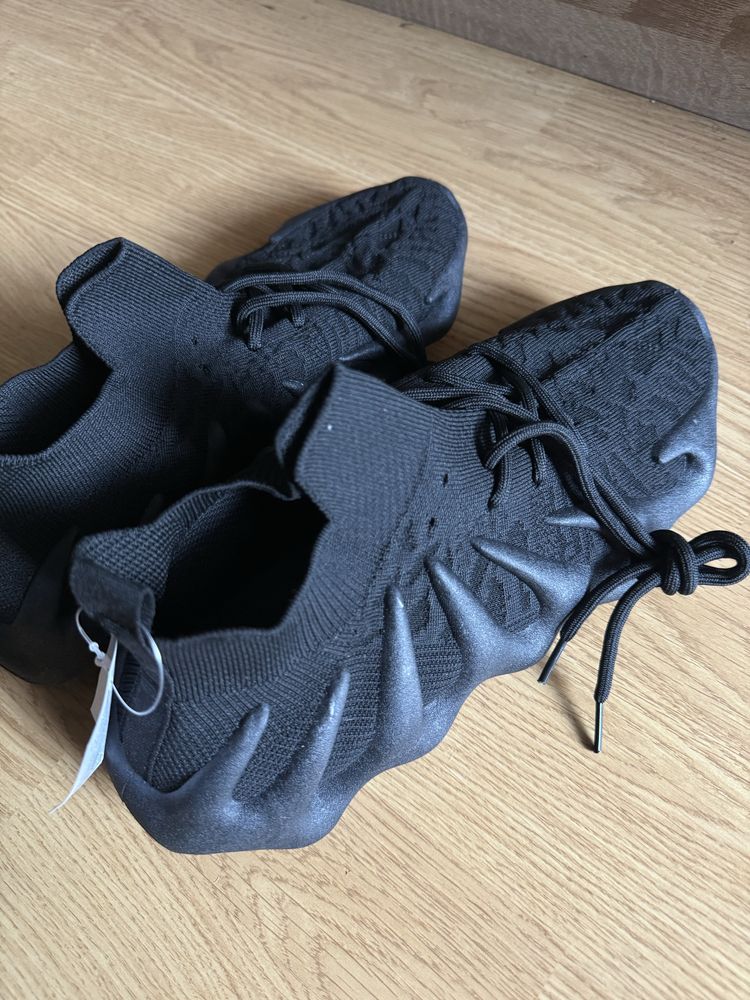 Стил като на Yeezy 450