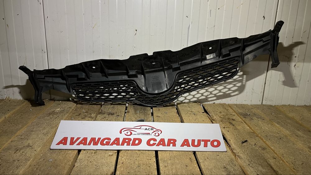 Решетка Toyota Auris 2007-