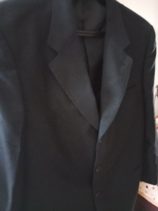 Костюм мужской новый раз 52 черногоцвета