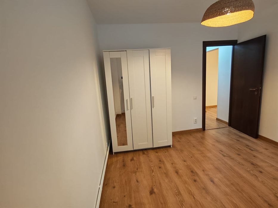 Închiriez apartament 3 camere - Crângași