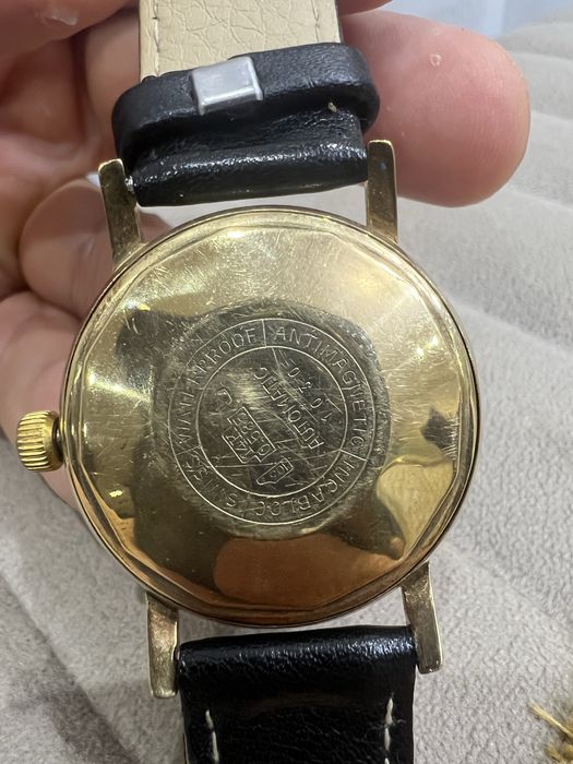 Часы золото . Винтаж . Cadillac